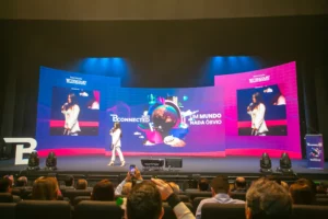Lyana Bittencourt no palco do BCONNECTED 2023