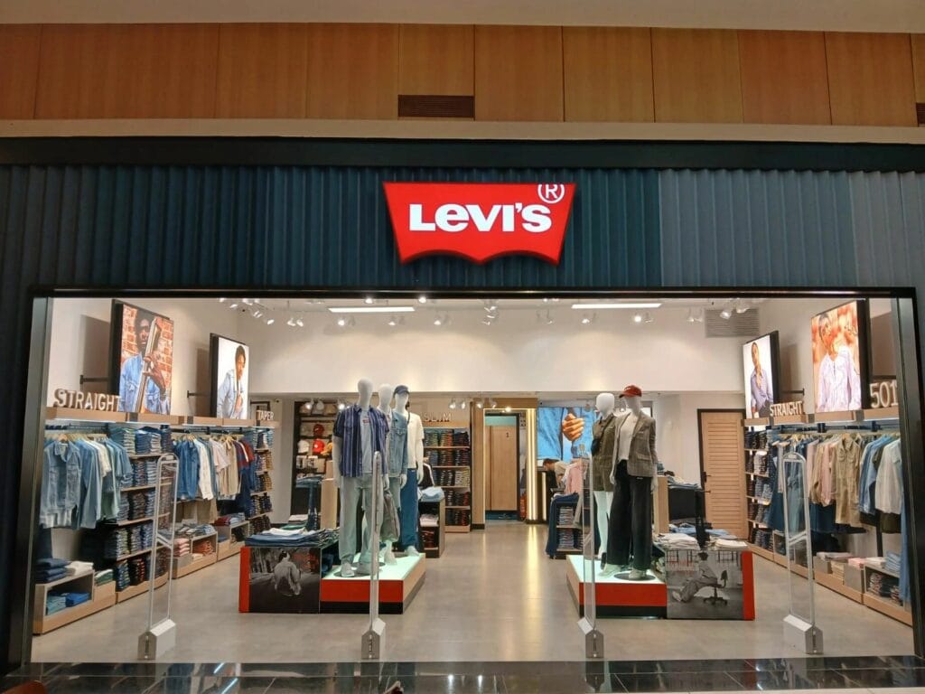Novo modelo de franquia acelera expansão da Levi’s no Brasil